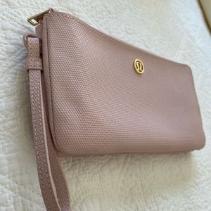 lululemon wristlet - pink mist/gold